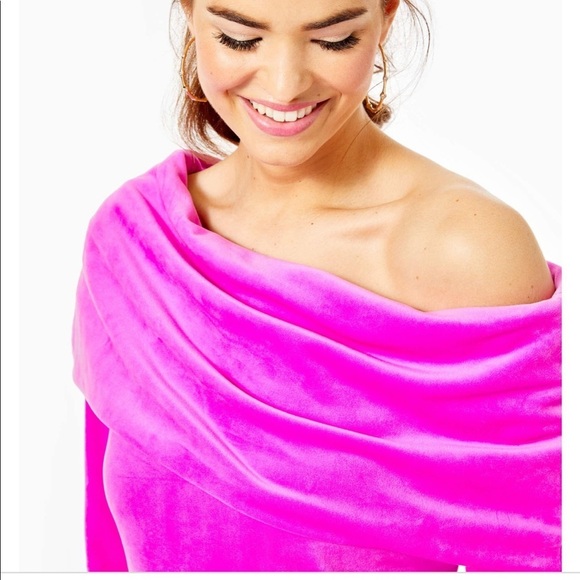 LILLY PULITZER Size M Belinda off the shoulder / one shoulder velour sweatshirt - Picture 2 of 12